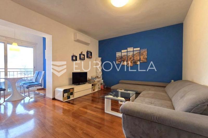 Appartamento KOSTRENA, 275.000 €