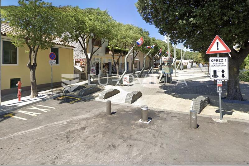 Locale commerciale NOVI VINODOLSKI, 3.300 €