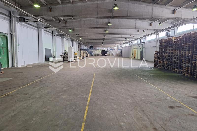 Коммерческая площадь OZALJ, 5.150.000 €