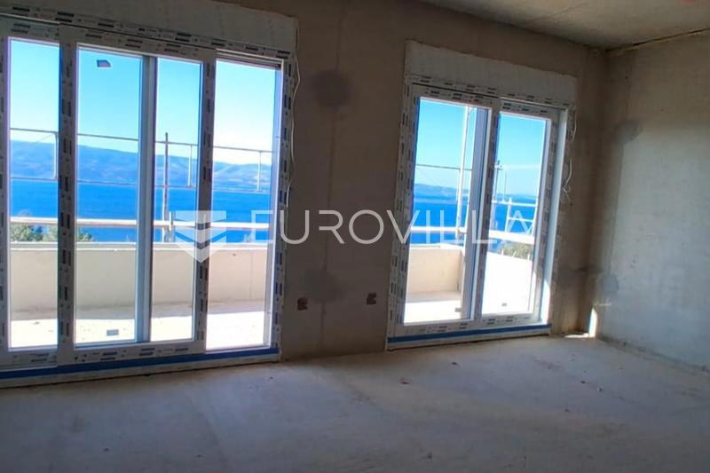 Appartamento OMIŠ, 363.355 €