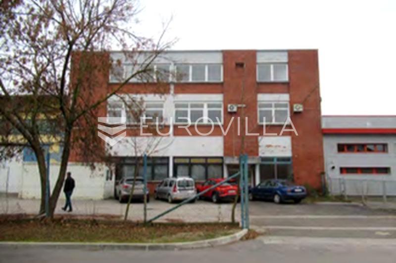 Locale commerciale ČAKOVEC, 726.250 €