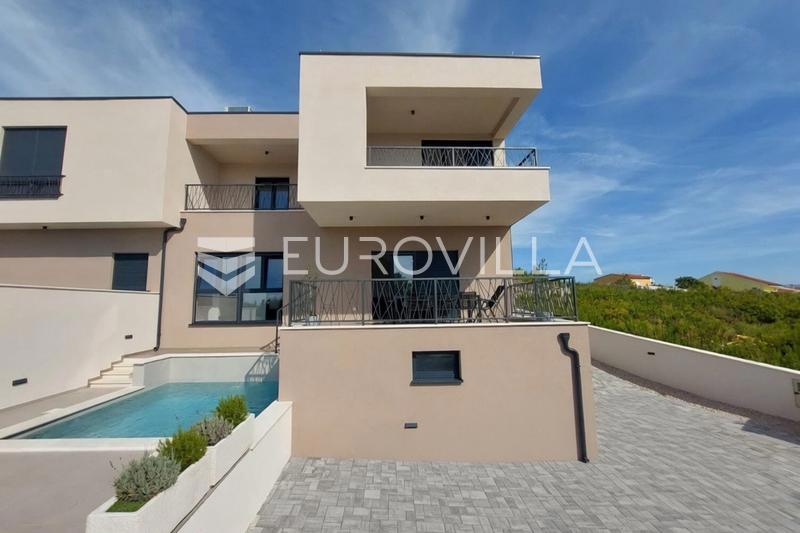Vodice, luxury duplex apartment with pool and garage, fully furnished