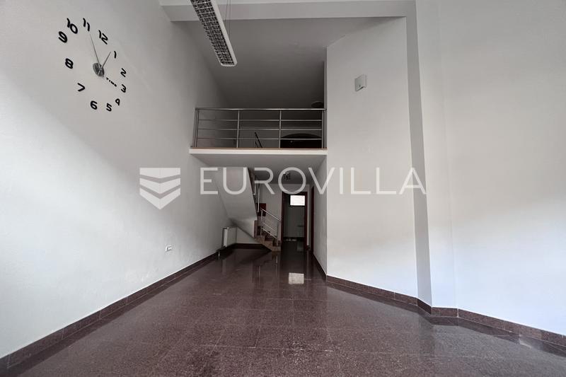 Locale commerciale POŽEGA, 79.500 €