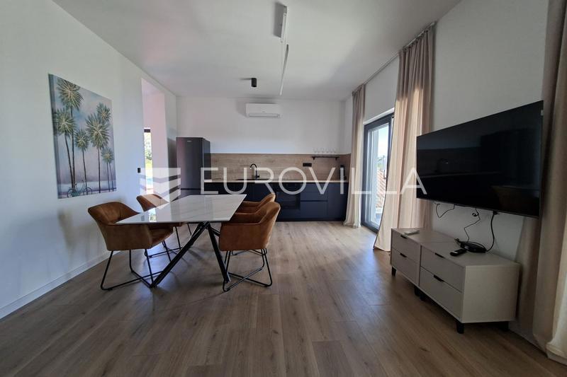 Appartamento LOVRAN, 2.000 €