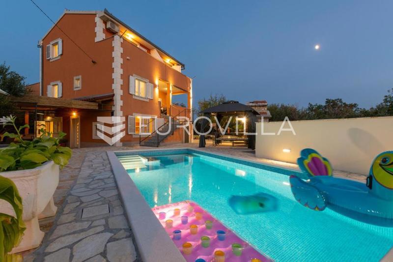 Casa ROGOZNICA, 970.000 €