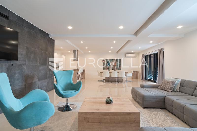 Дом OSIJEK, 430.000 €