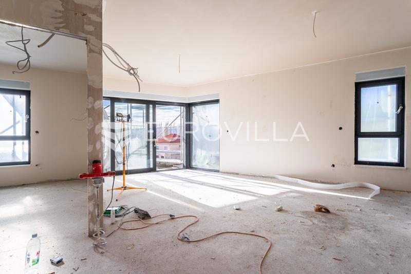 Appartamento OMIŠ, 410.000 €