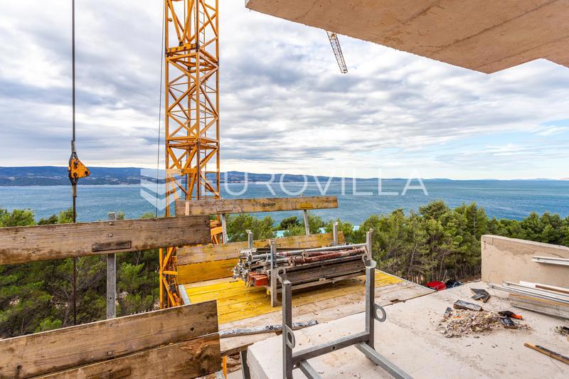Appartamento OMIŠ, 301.140 €