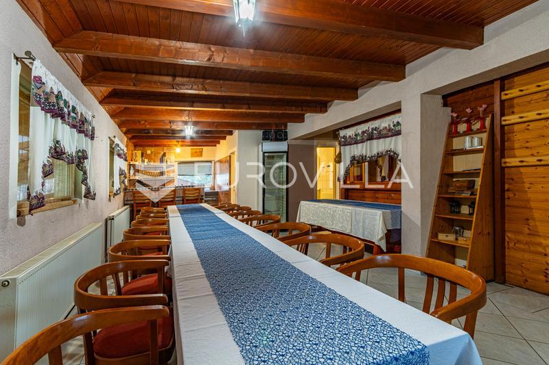 Locale commerciale VARAŽDIN, 210.000 €
