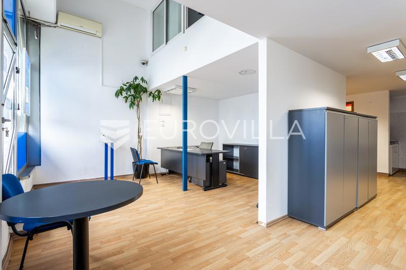 Locale commerciale SPLIT, 1.875 €