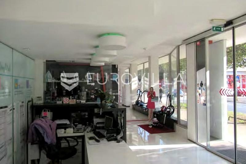 Locale commerciale ZADAR, 872.500 €