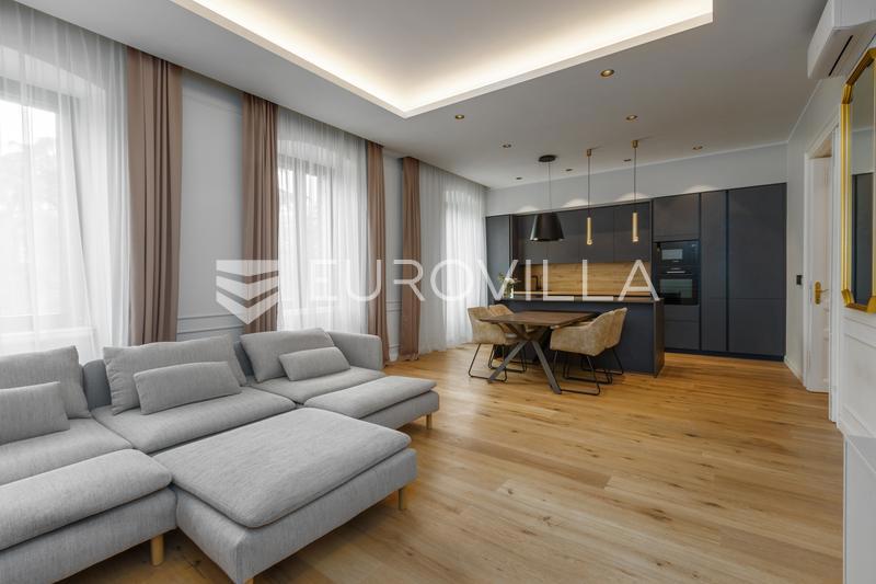 Istria, Pula center, luxurious apartment with a view of the Arena, a rarity on the market