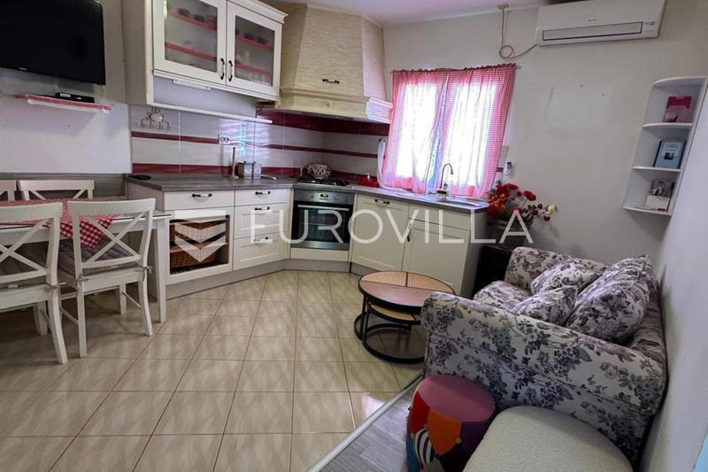 KAŠTEL SUĆURAC