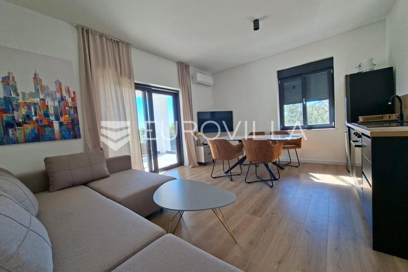 Appartamento LOVRAN, 1.600 €