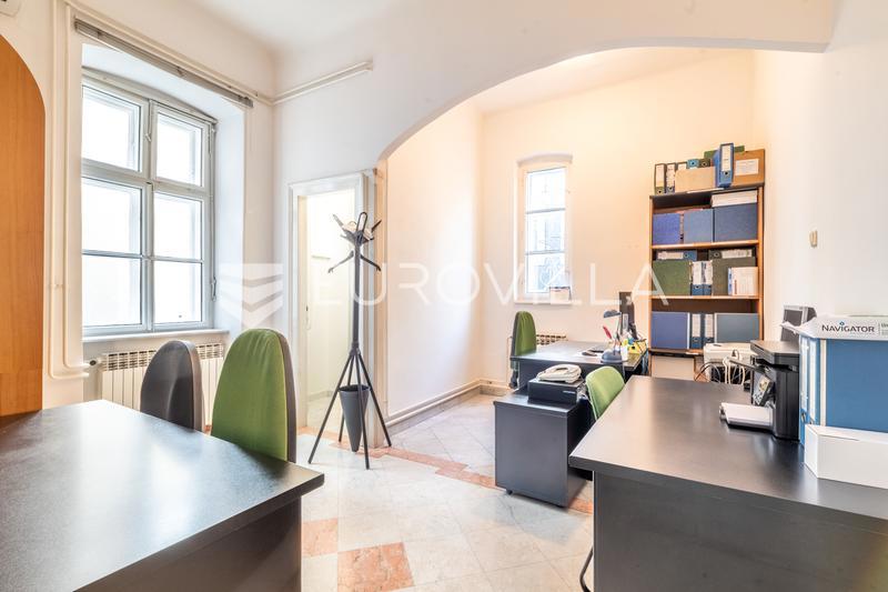 Locale commerciale ZAGREB, 2.000 €