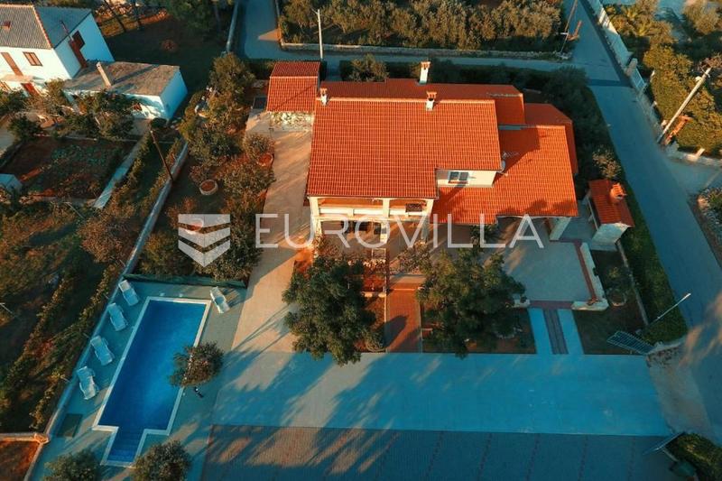 image 32