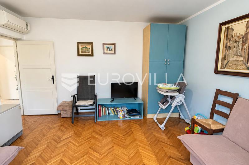Pula, Veruda, dvosobni stan na 1. katu 50,33 m² s garažom, rijetkost na tržištu