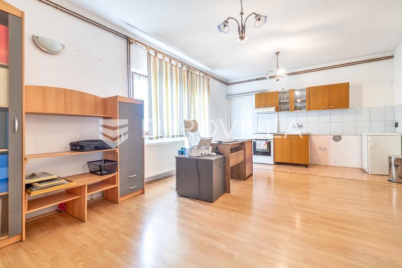 Дом SAMOBOR, 150.000 €