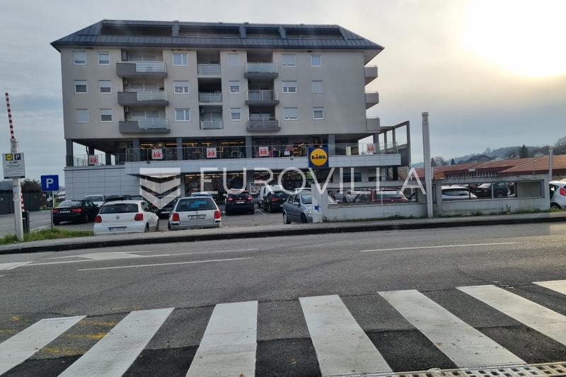 Locale commerciale KRAPINA, 5.900 €