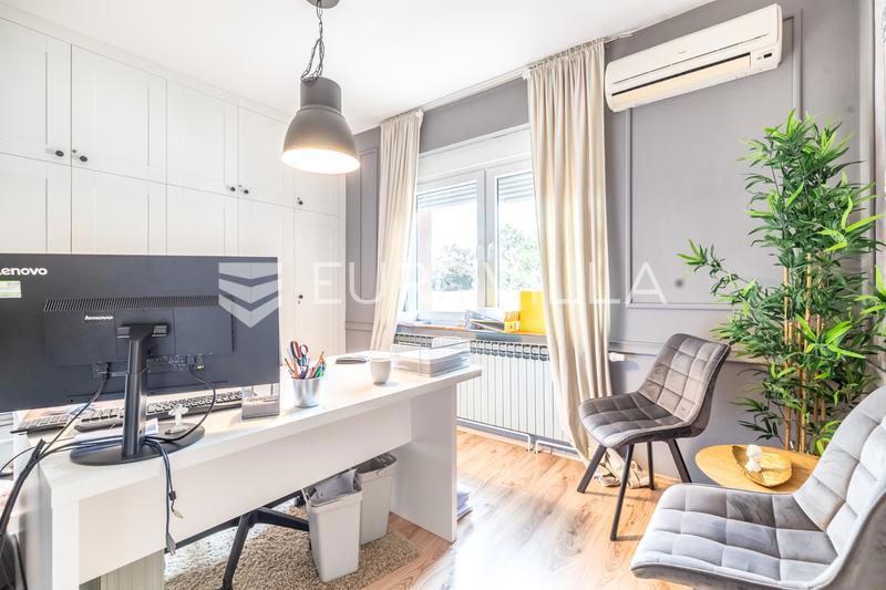 Locale commerciale ZAGREB, 4.000 €