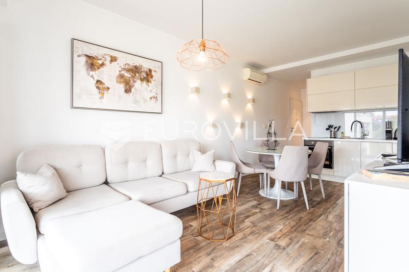 Appartamento SPLIT, 1.300 €