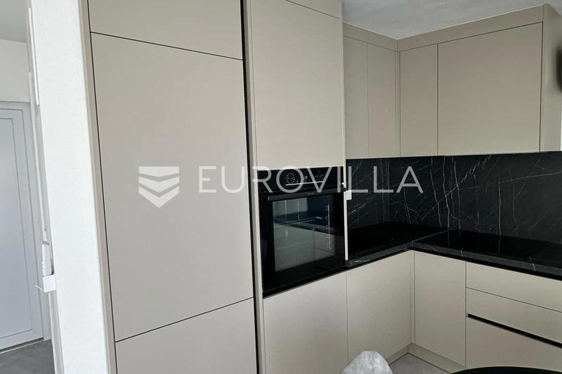 Appartamento BIOGRAD NA MORU, 650 €