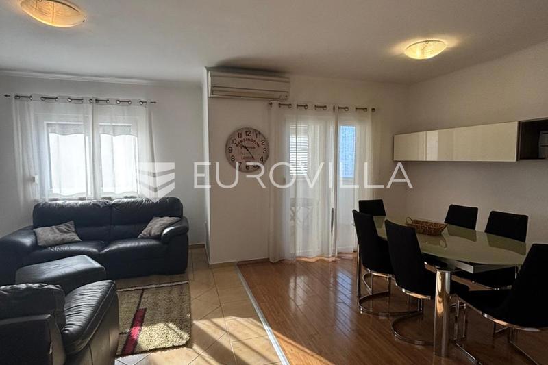 Appartamento KAŠTELA, 850 €