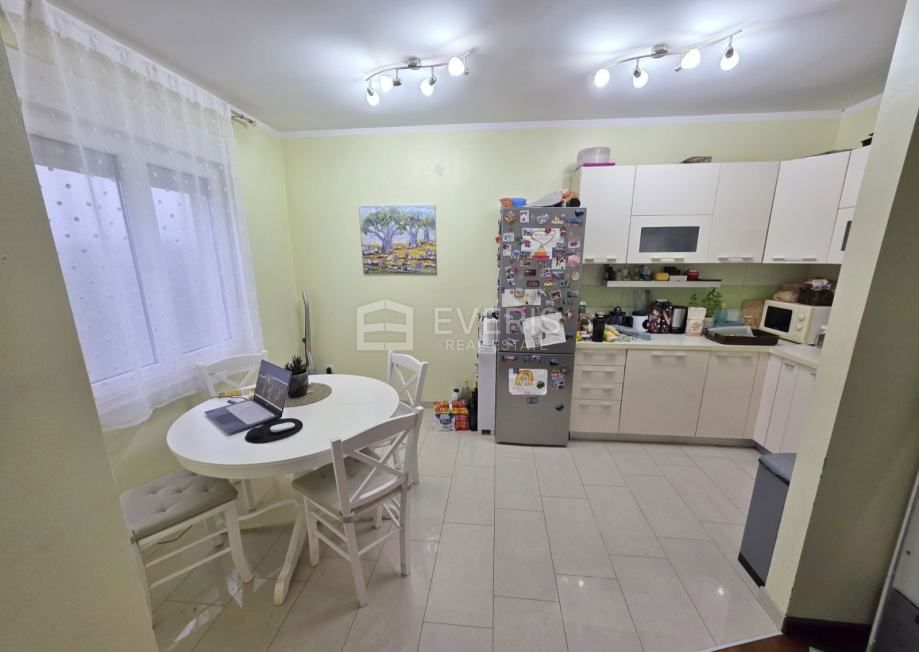 Appartamento VIŠKOVO, 240.000 €