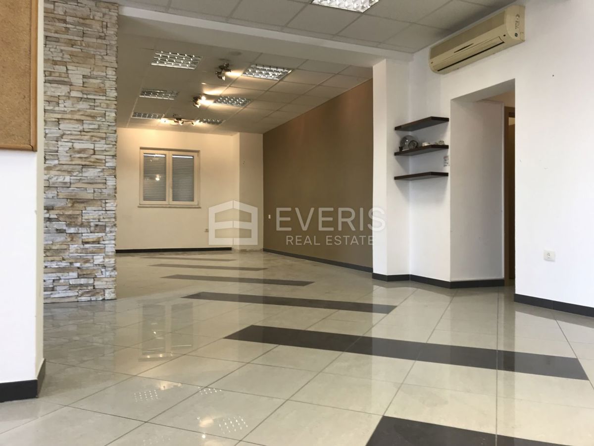 Коммерческая площадь KASTAV, 1.450 €