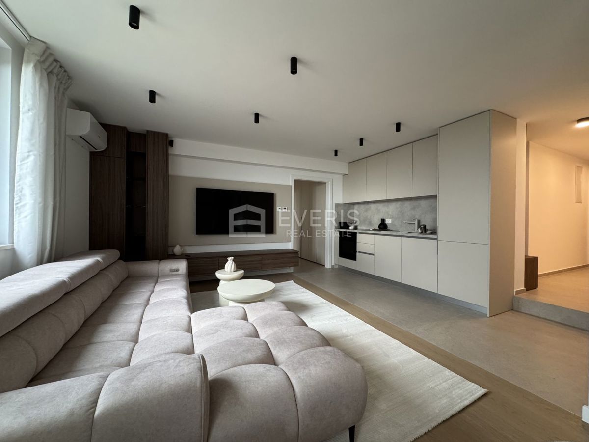 Appartamento KASTAV, 1.300 €