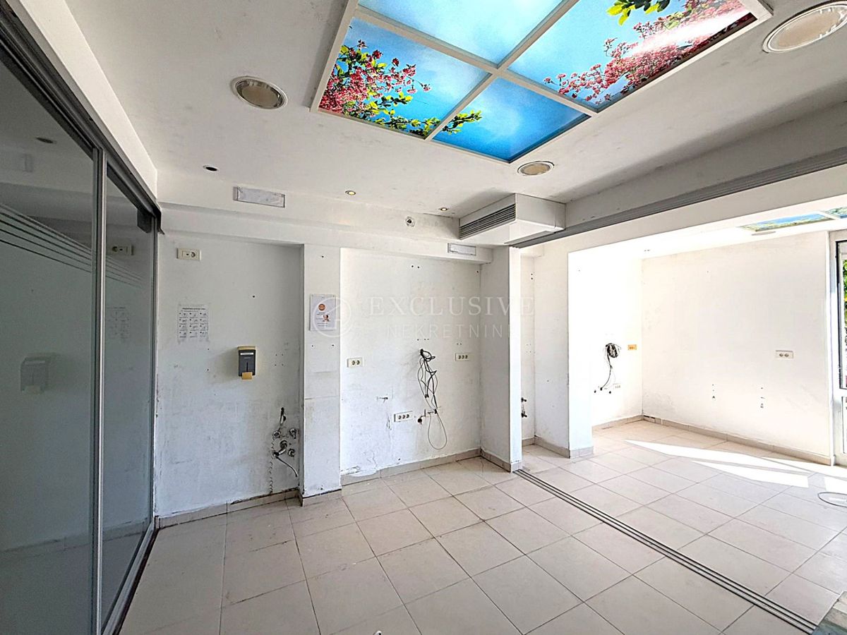 Locale commerciale MATULJI, 1.028.000 €