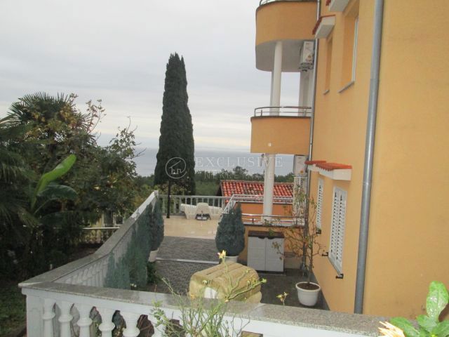 OPRIČ