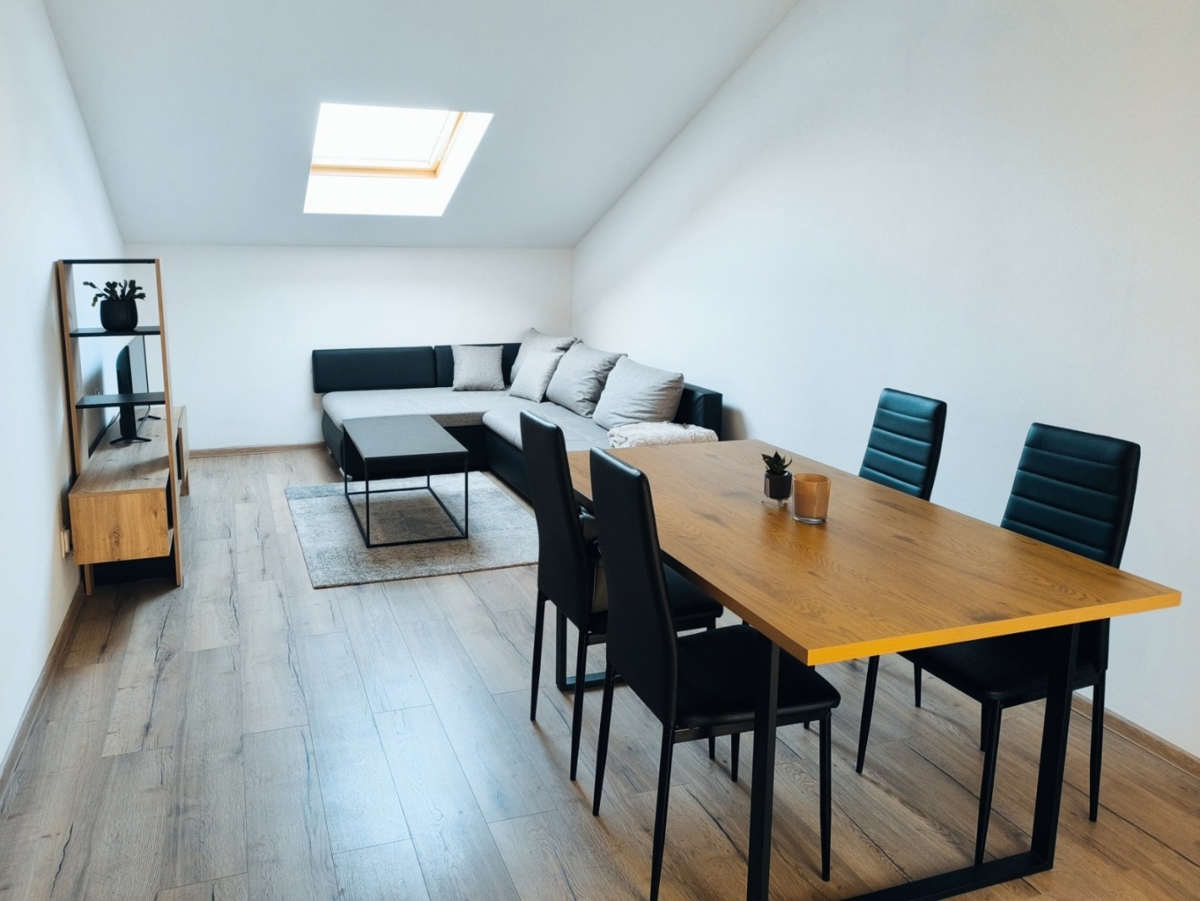 Center Poreča! Popolnoma prenovljeno stanovanje 49 m2