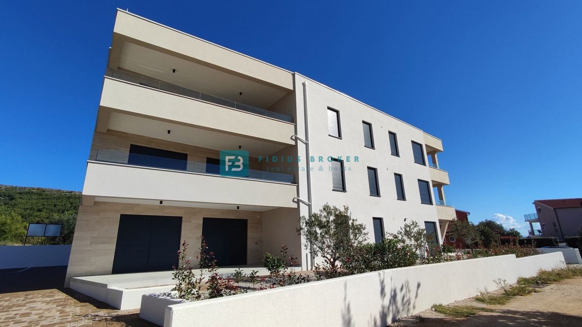 Appartamento TRIBUNJ, 299.000 €