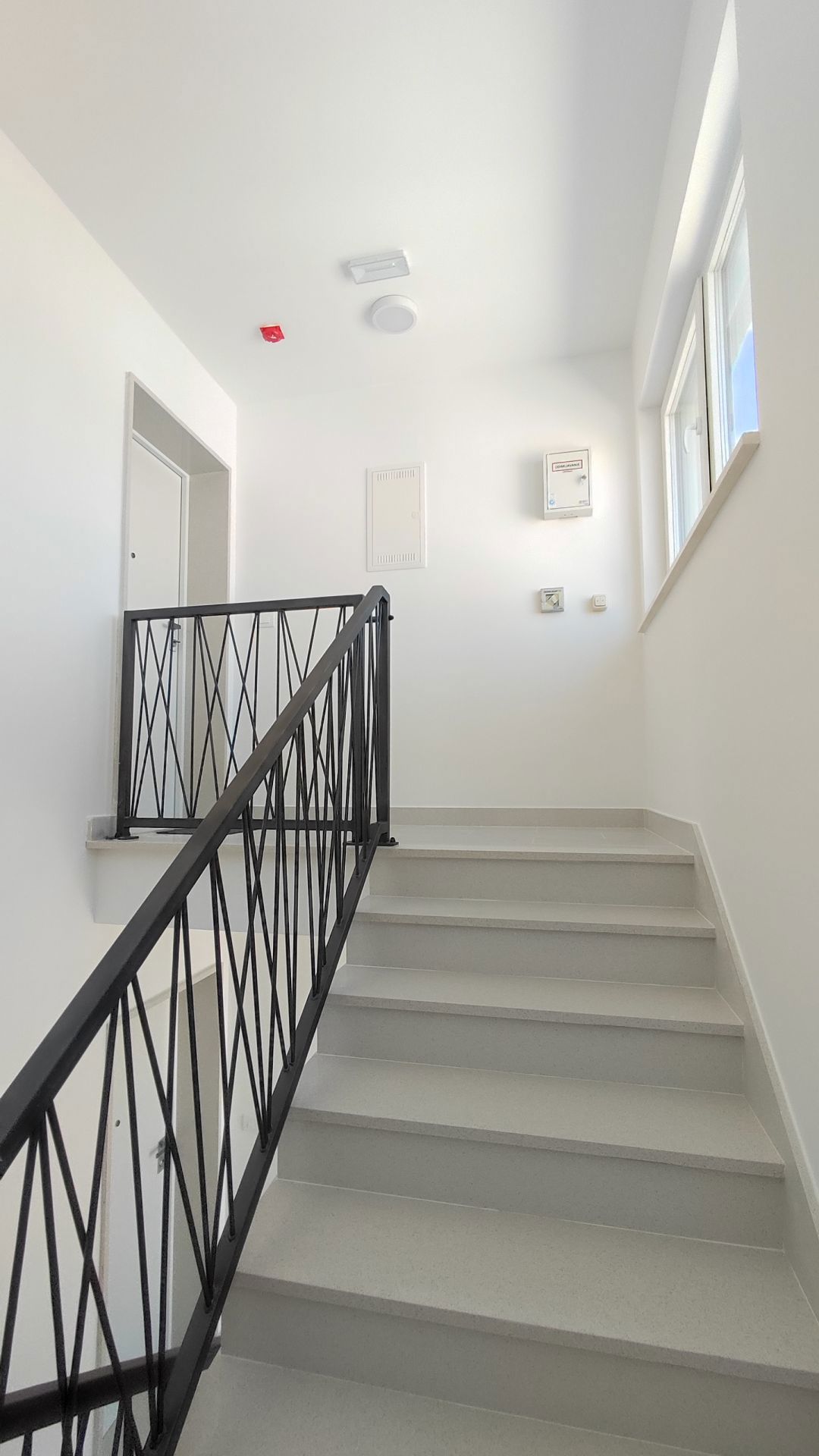 VODICE, novo, 2. kat + krovna terasa, 250 m do rive, panoramski pogled na more – 3