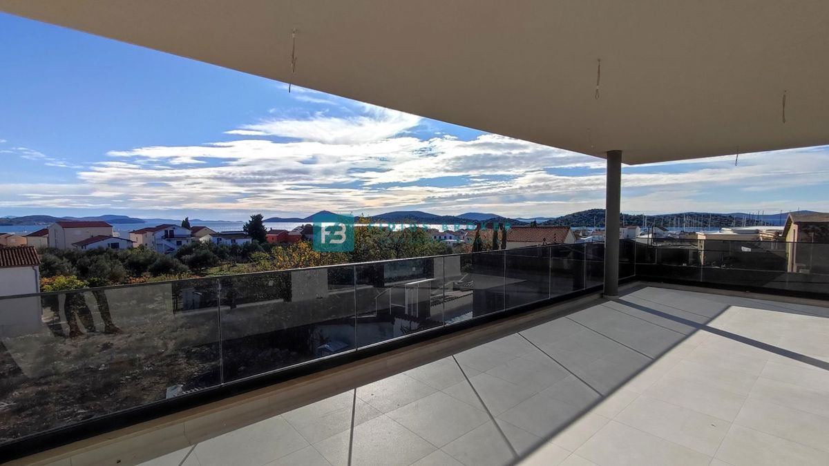 Appartamento TRIBUNJ, 409.000 €