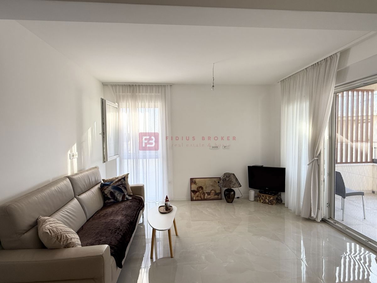 VODICE, new, modern furnished apartment, 1st floor, near the center, 2 bedrooms
