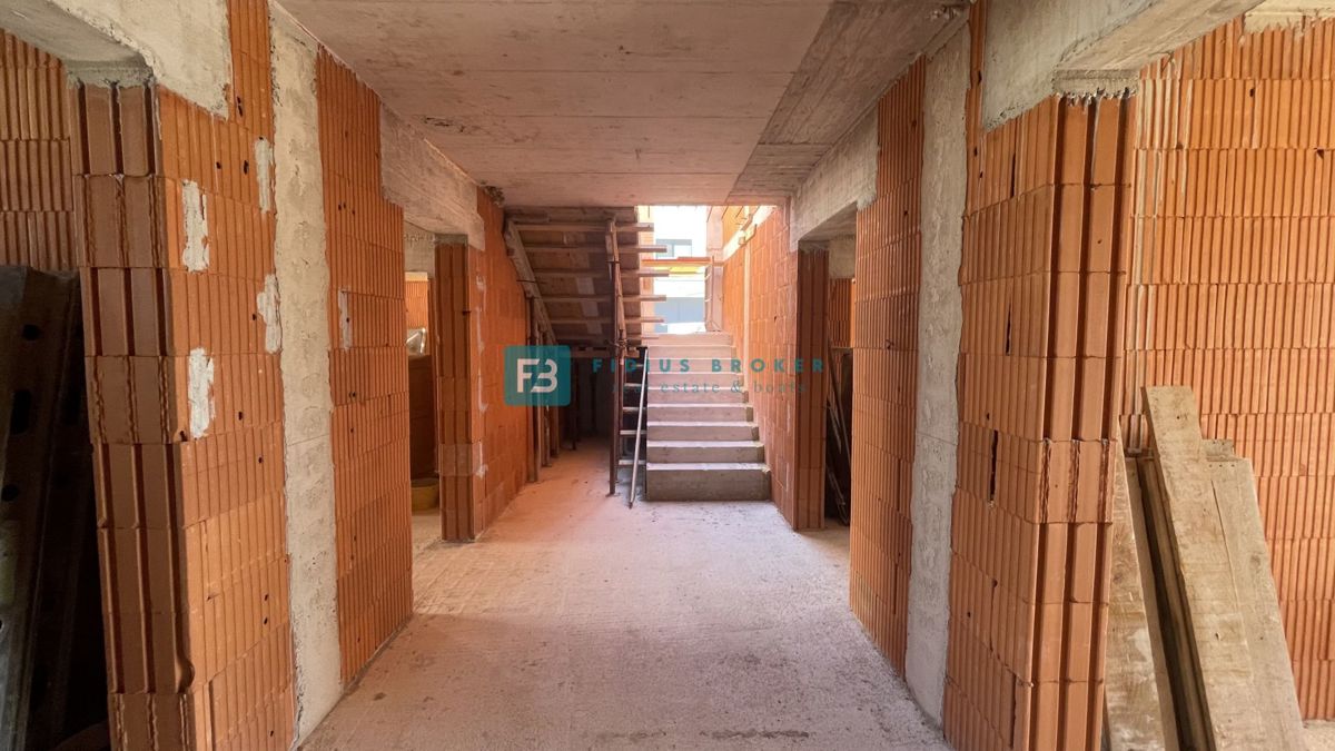 VODICE, novogradnja, 2. nadstropje, terasa s pogledom na morje, 2 parkirni mesti – 3