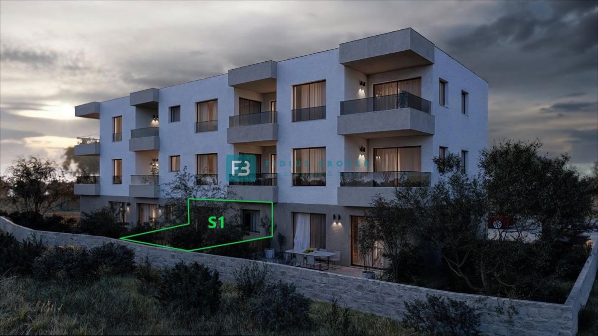 VODICE, novi projekt, prizemlje, vrt 40 m2, mirna lokacija