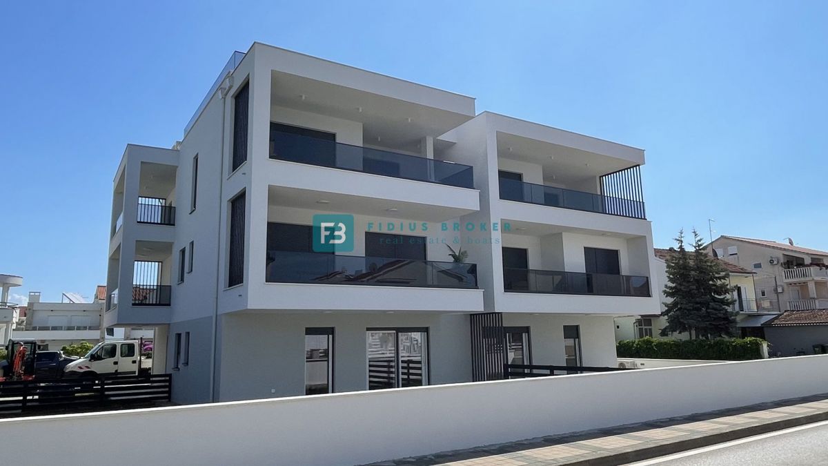 VODICE, new building, ground floor, garden 73 m2, 650 m to the beach
