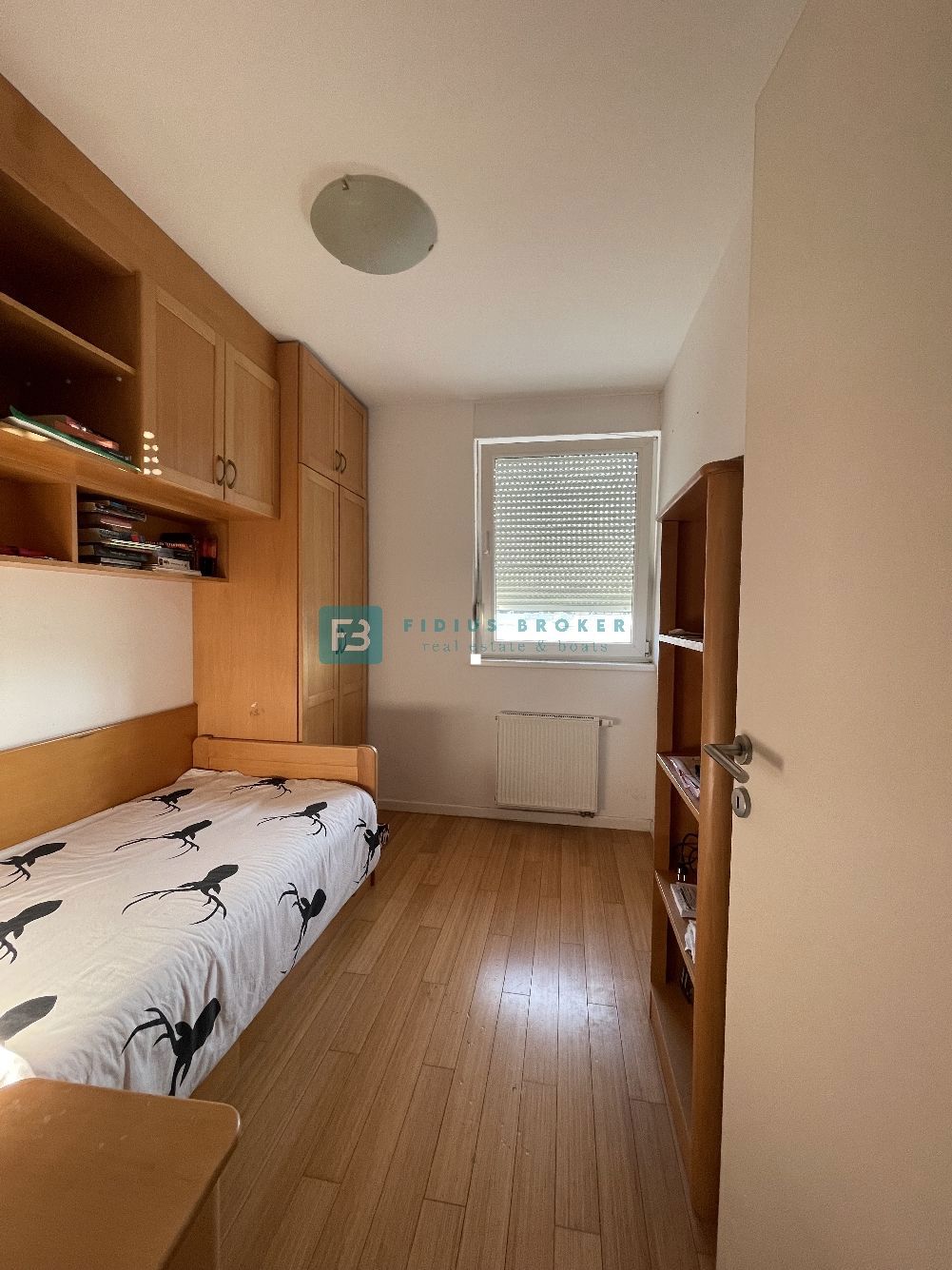 ŠIBENIK- ŠUBIĆEVAC, namješten stan, 74,62 m2, 3 spavaće sobe, lift – 3