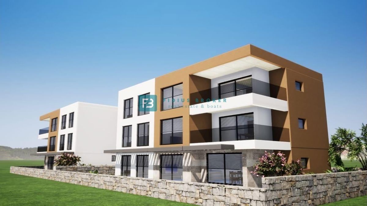VODICE, novo, luksuzni stan, 70 m od plaže, pogled na more, vrt 123 m2