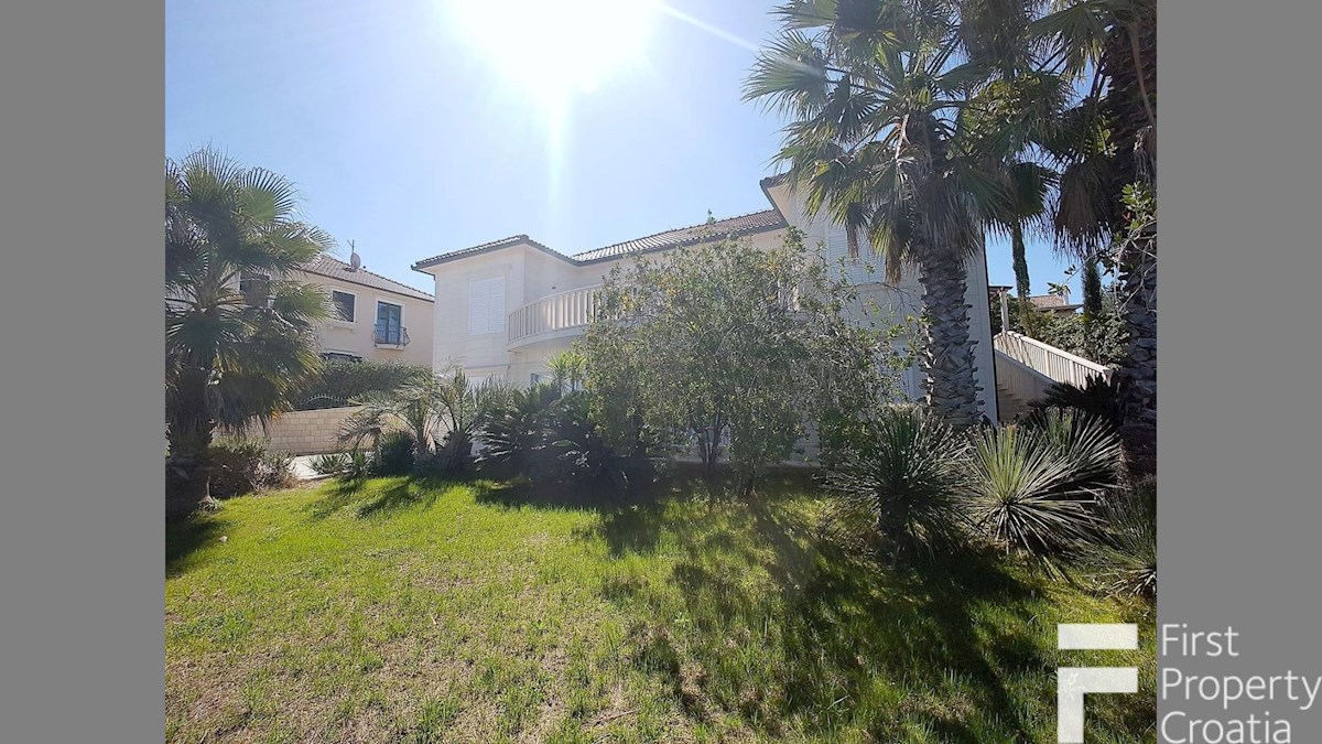 Дом BRAČ, 1.980.000 €