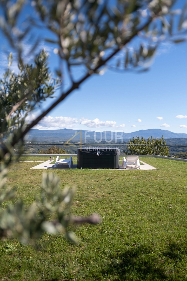 BUZET