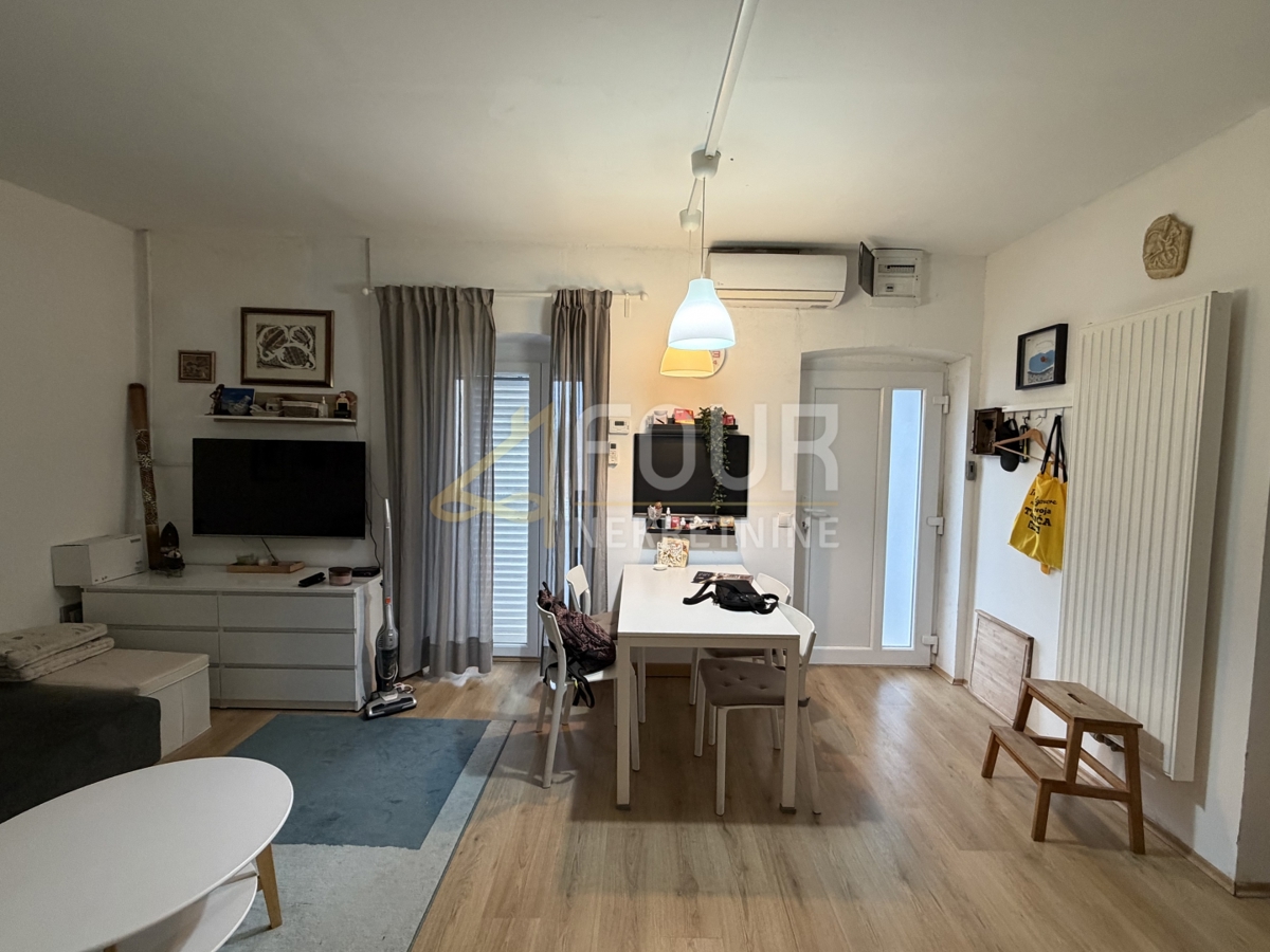 Flat Centar, Pula, 51m2