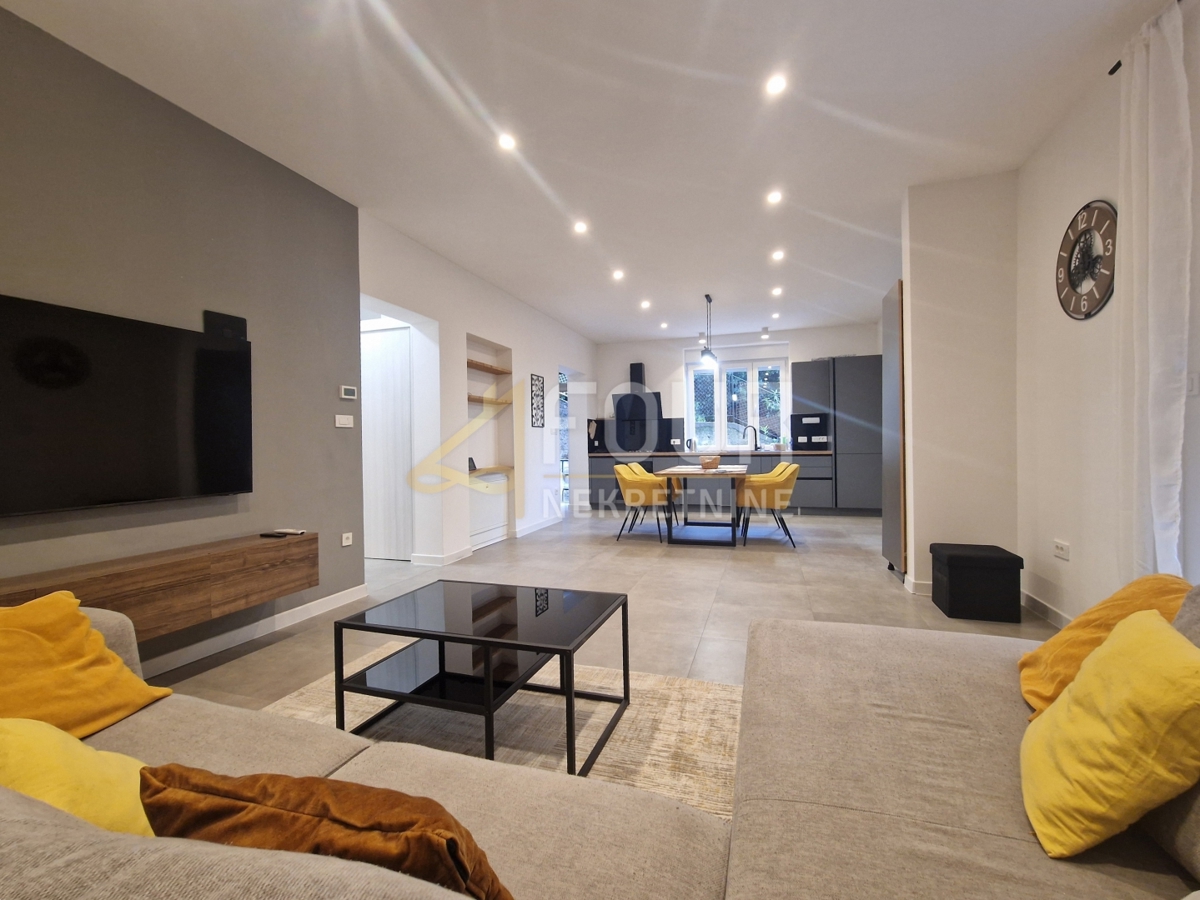 Appartamento RIJEKA, 1.250 €