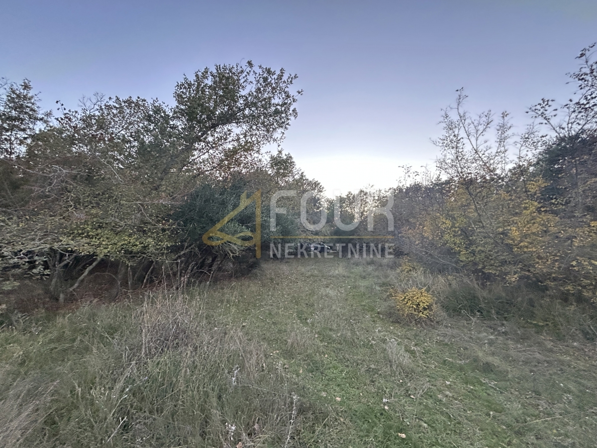 Terreno PULA, 83.000 €