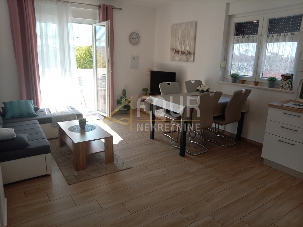 Oddaja, Pula - Veli Vrh, 2s, balkon