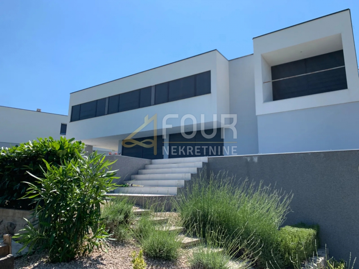 Дом KRK, 1.350.000 €