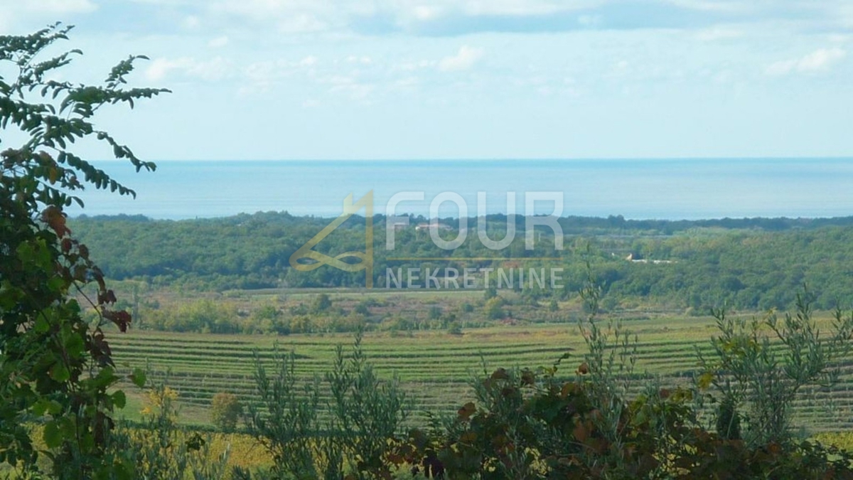 Участок BUJE, 240.000 €